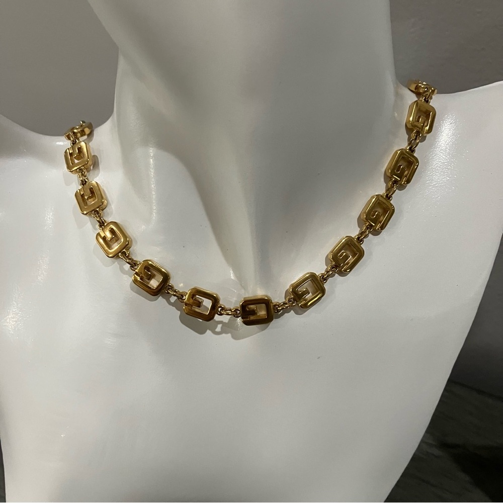 Chic Givenchy Gold-Tone Geometric Necklace